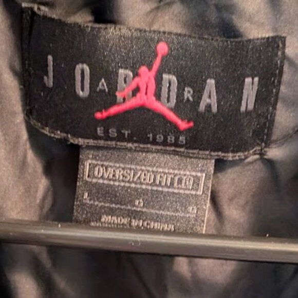 J29 JORDAN Flight Puffer Jacket - Picture 4 of 9